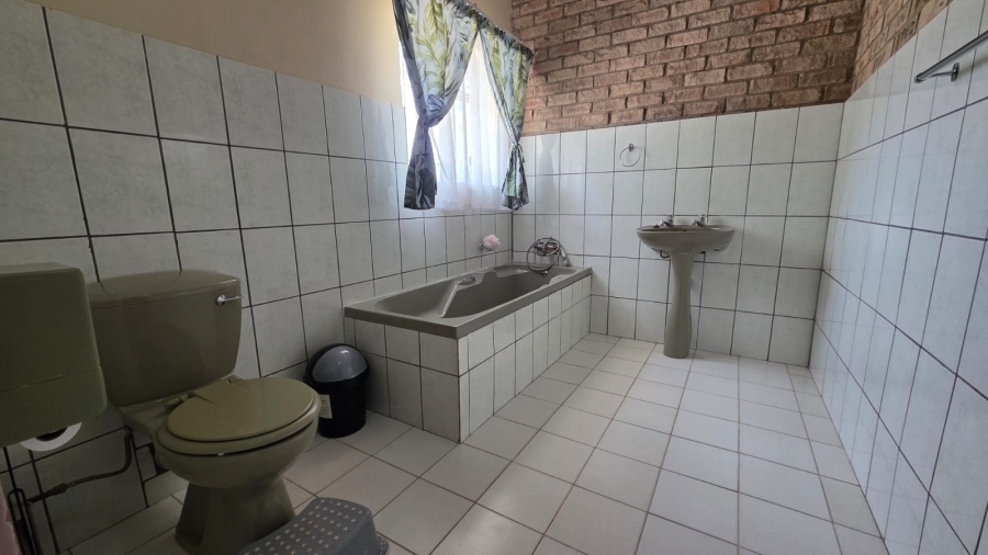 4 Bedroom Property for Sale in La Hoff North West